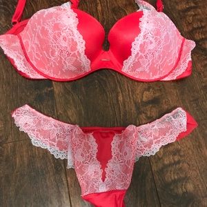 Beautiful coral and lace set. 34D bra/medium